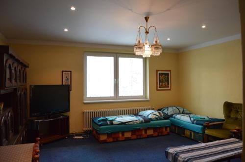 ห้องส่วนกลางสำหรับนั่งเล่น/ดูทีวี, Vila Paradise in มาเรียนสเก้