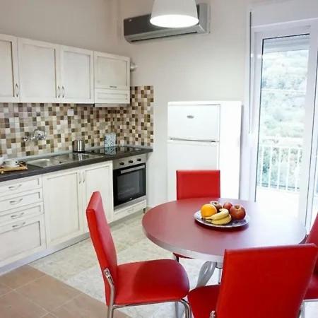 Lina's view apartment in Paleo Tsifliki