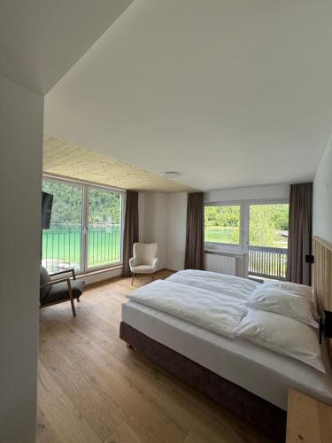 Twin Room with Lake View