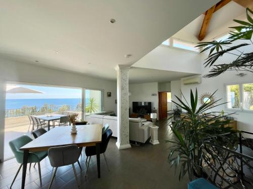 Villa Selfoss vue mer 300m de la plage in Antheor