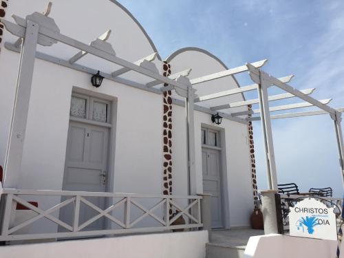 Christos Apartments Oia - image 14