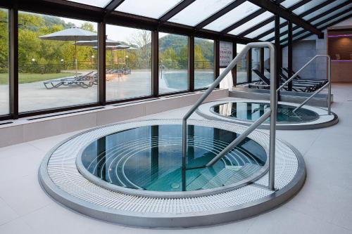 Úszómedence, Molfar Resort Hotel & SPA Карпати in Village Shaian (Hust Régió)