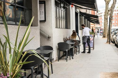 NEW Sleek & Modern Studio in the Heart of Chelsea, Londýn (fotografie 10)