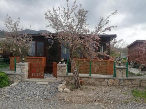 Yeniliman Bungalaov Evleri - Verandalı Ev - Karaburun - İzmir (Yeniliman Bungalaov Evleri - Verandalı Ev - Karaburun - Izmir) in Karaburun