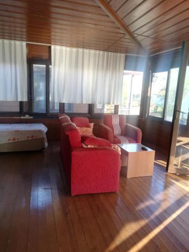 Yeniliman Bungalaov Evleri - Verandalı Ev - Karaburun - İzmir (Yeniliman Bungalaov Evleri - Verandalı Ev - Karaburun - Izmir) in Karaburun