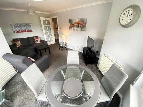 New Super 2 Bedroom Flat In Falkirk