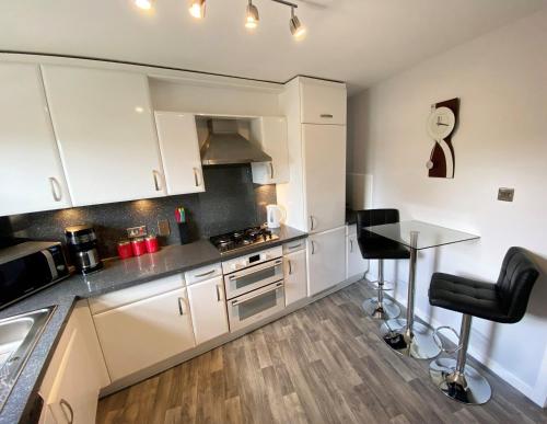 NEW Super 2 Bedroom Flat in Falkirk in Dél-Falkirk
