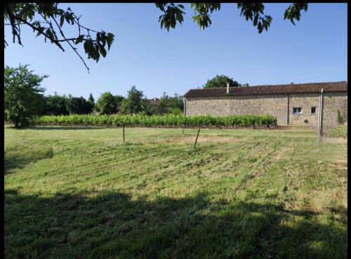 Cabane Taillis - Glamping on a Vineyard - Wooden Cabin in บล็องแซ