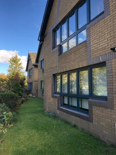 NEW Super 2BD Flat near Dalkeith Town Centre in Делкейт