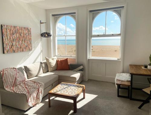 Spacious 2BD Flat with Stunning Views Folkestone gîte à louer Folkestone Harbour