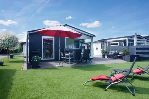 Ferienhaus Ufergeheimnis am Gülser Moselbogen I 2 SZ I 5 Gäste I Badebucht I Grill I Garten in Koblenz, Deutschland