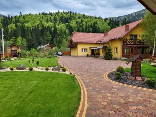 Ластівчине гніздо in Mykulychyn