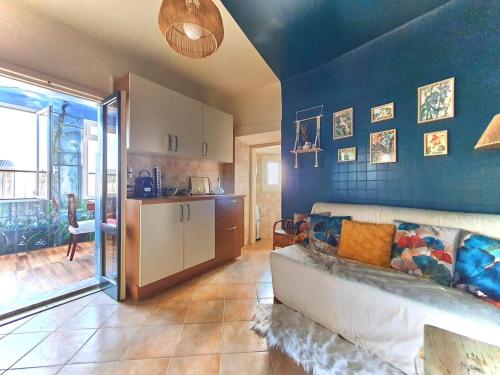 Iekārtas, La casina sui tetti in Sant' Oreste