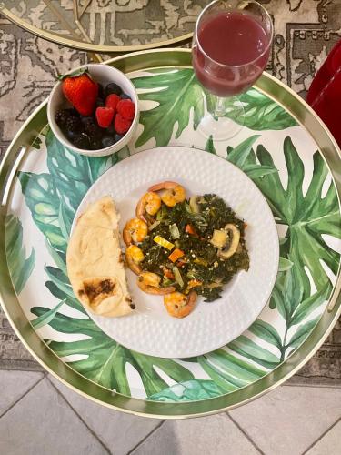 Grande Lux Room- Boutique Hotel Style-15mins to NYC in แองเกิลวูด (NJ)