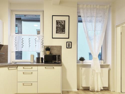 Kitchen, COZEE - Cozy 1-room Apartment with Netflix in Kaiserslautern