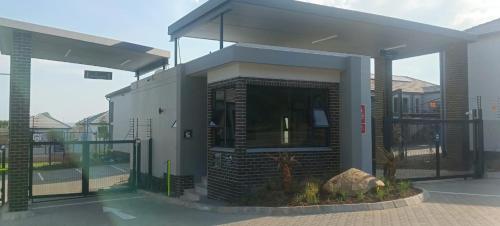 Maroela view oasis, Sandton