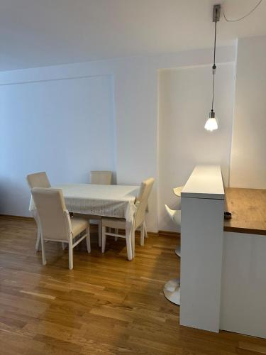 Sleek Apartment near Center in Obilic