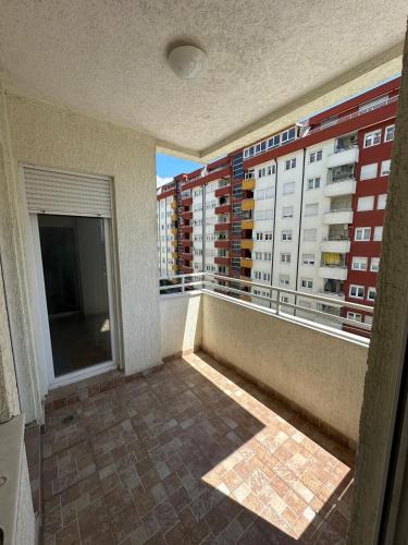 Sleek Apartment near Center in Obilic