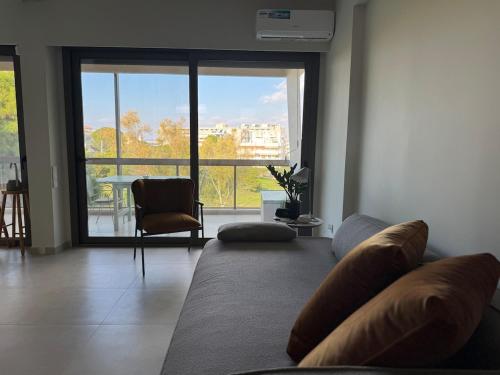 Nomadic life-Elegant Apartment by Athens Riviera, Athen