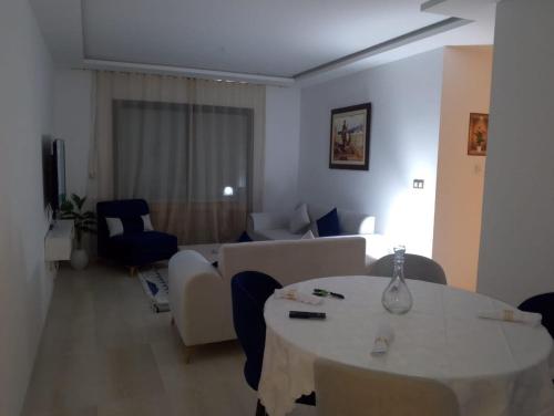 Superbe S2 richement meuble a la MARSA in Sidi Daoud