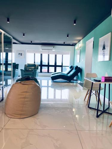 DOZ Lounge in Sikkarimedu