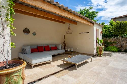Плувен басейн, Chic Converted Stables in Laurens