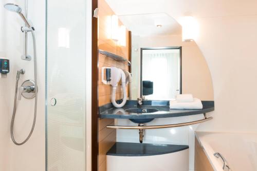 Novotel Suites Paris CDG Airport Villepinte - image 10