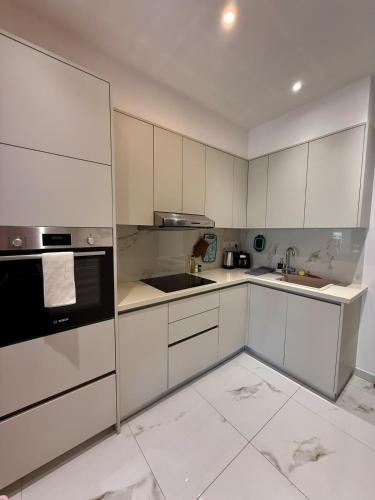 Colorful Vibes&Jacuzzi Nights Sunny Escapes Cyprus in Polis