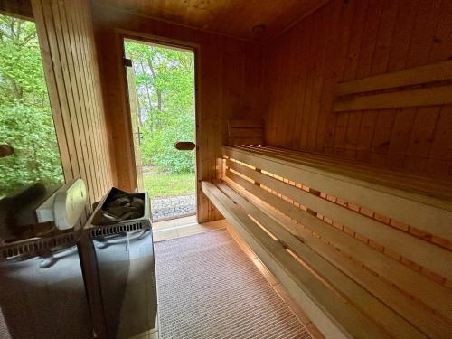 Villa Otolice obok Łowicza, 6 sypialni, basen, sauna, snooker, 50 minut od Warszawy i Łodzi
