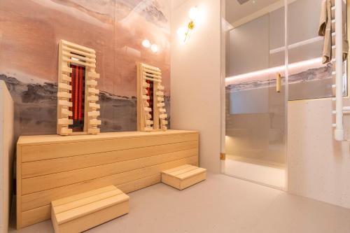 ฝักบัว, VILLA MADRE Suites e Private Spa in กร็อตตาแฟร์ราตา