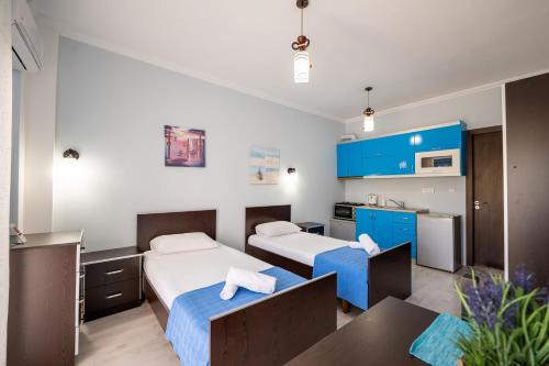 Twin Room with Mountain View image 10