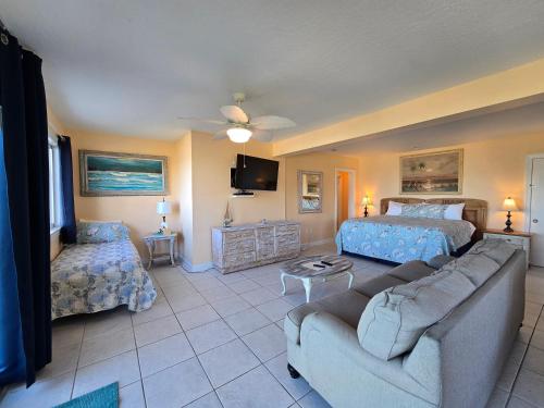 Oceanfront Sea Scape Motel