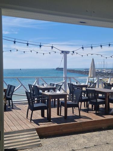 Restaurant, Studio les pieds dans l'eau near La Cabane du Cap