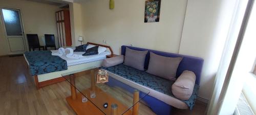 Triple Room with Mountain View room in Guest House Planinski Zdravets