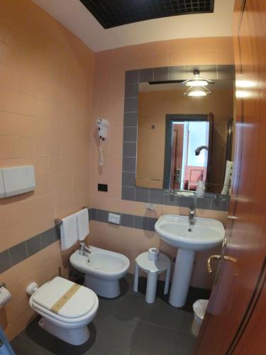 Superior Double Room image 7