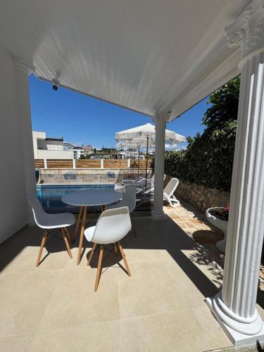 Studio with Balcony room in Villa Agur Kapo