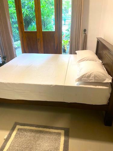 Double Room with Garden View image 3