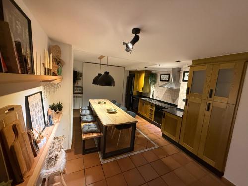 Lo Attic, Sort (foto 9)