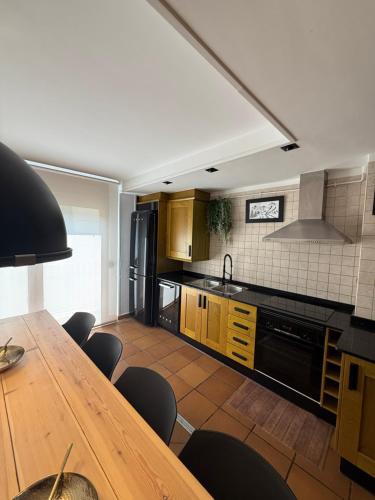 Lo Attic, Sort (foto 8)