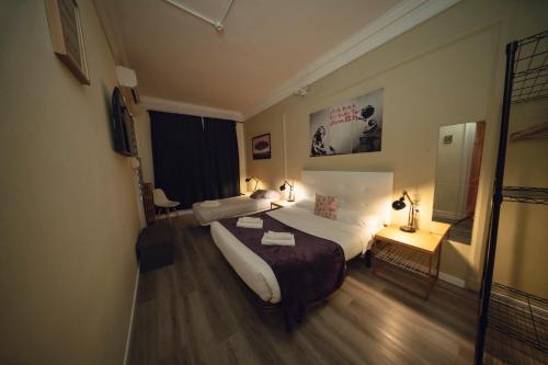 Wow Hostel Barcelona - image 8