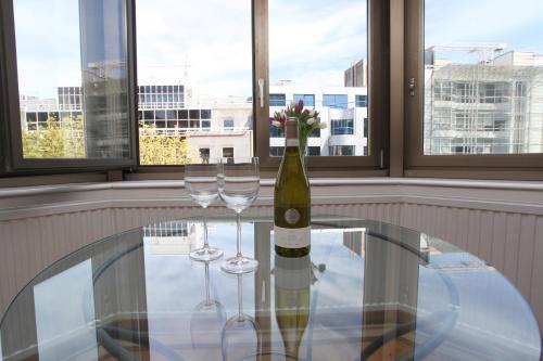 Tower Bridge Apartment - image 4
