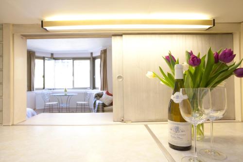 Tower Bridge Apartment - image 2