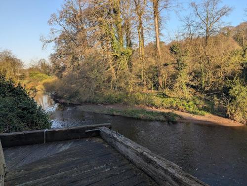 منظر, Riverside Cottage in كاسلدوسن