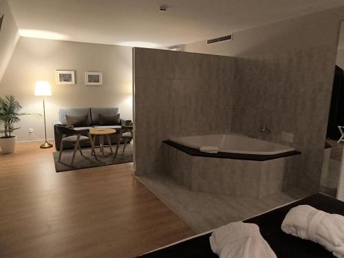 Douro Marina Hotel & SPA - Tap to explore photos