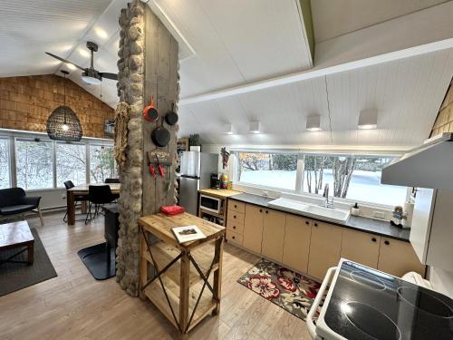 Le refuge de la petite rivière (Le refuge de la petite riviere) in แซ็ง-มาทิเยอ-ดู-ปาร์ก (QC)