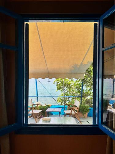 Skats, Sotirias Beach House in Kalamos (Argalasti)