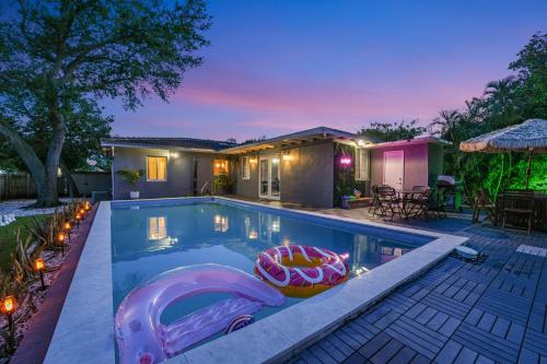 La Playita 4-br Heated Pool Miami 16 Guests - Miami, FL