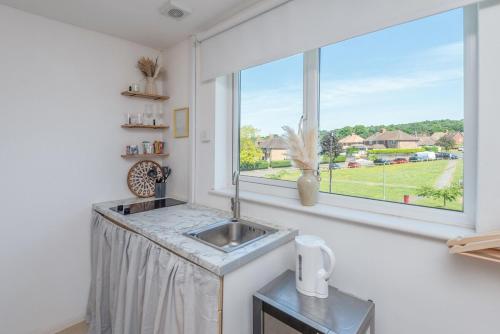 30 Cozy and stylish private Studio Apartment in เบรคคอนสไฟล์