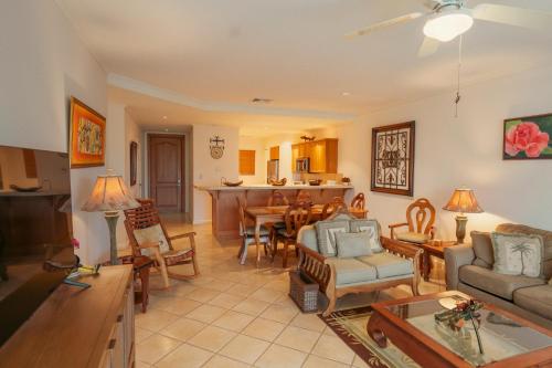 CR Luxury Del Mar 2Q 3 Bdrm in Herradura