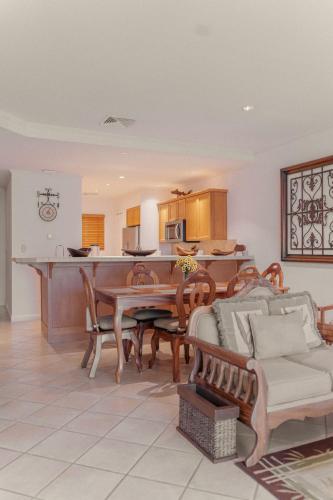 CR Luxury Del Mar 2Q 3 Bdrm in Herradura
